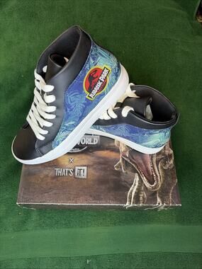 Jurassic World Sneakers Size 7.5 Women’s Dinosaur Shoes New In Box Never Worn